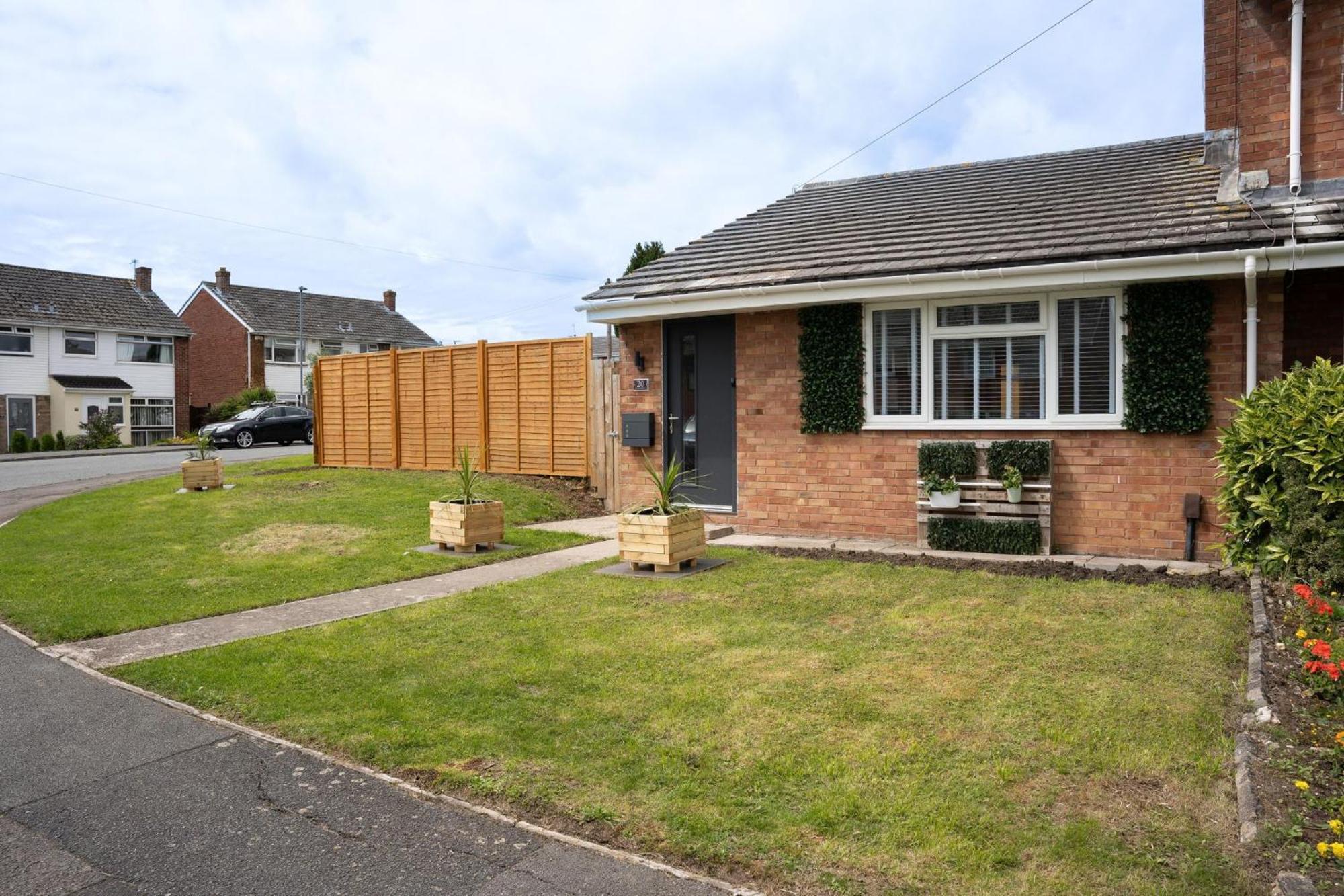 Bungalow In Keynsham Exterior foto